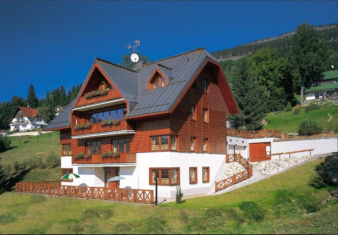 Triluzkovy Pokoj Pension Kubu Špindlerŭv Mlýn Buitenkant foto
